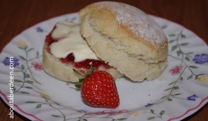 scone clotted cream strawberry